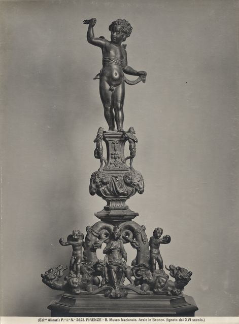 Alinari, Fratelli — Firenze - R. Museo Nazionale. Alare i Bronzo (Ignoto del XVI secolo) — insieme